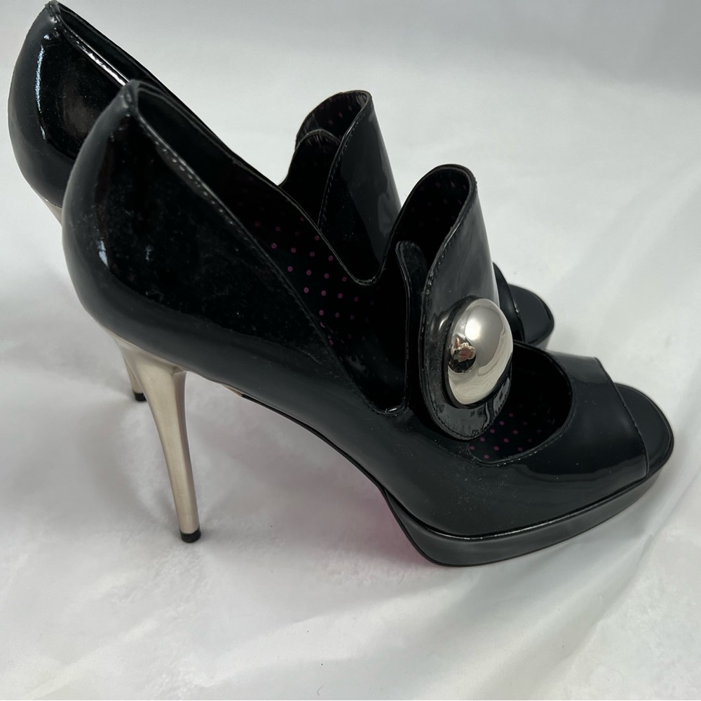 Betsey Johnson black open toe heel never worn